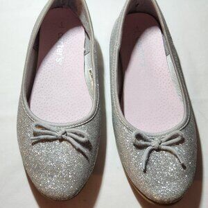 Carter's flats sz 1 silver ballerina style good condition